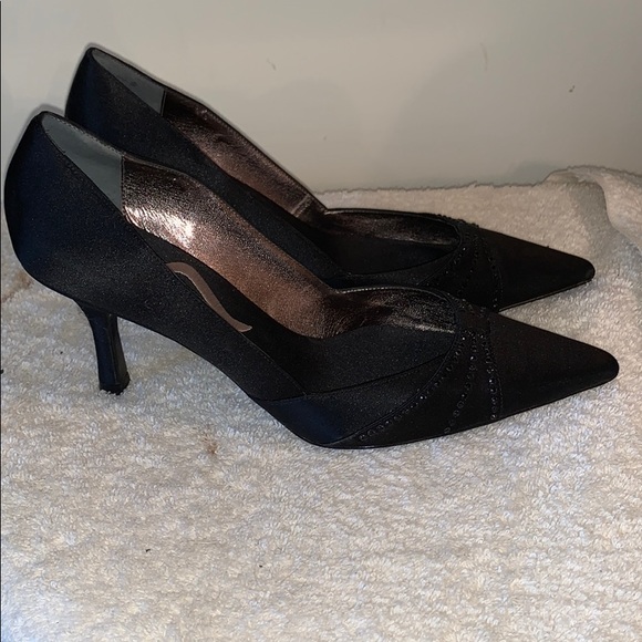 Black High Heels - Picture 2 of 2